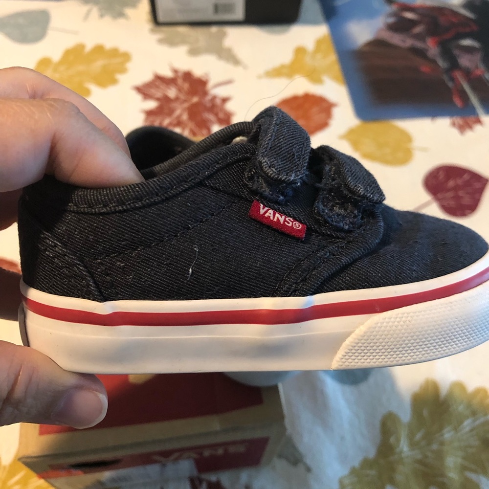 Brand new toddler vans size 4